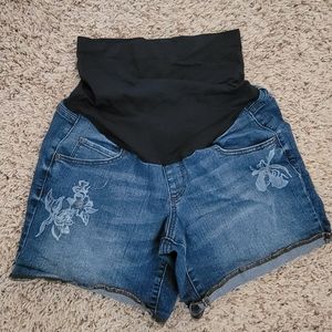 Maternity shorts
